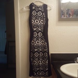 Cute R.2.D black and white tight fit body dress